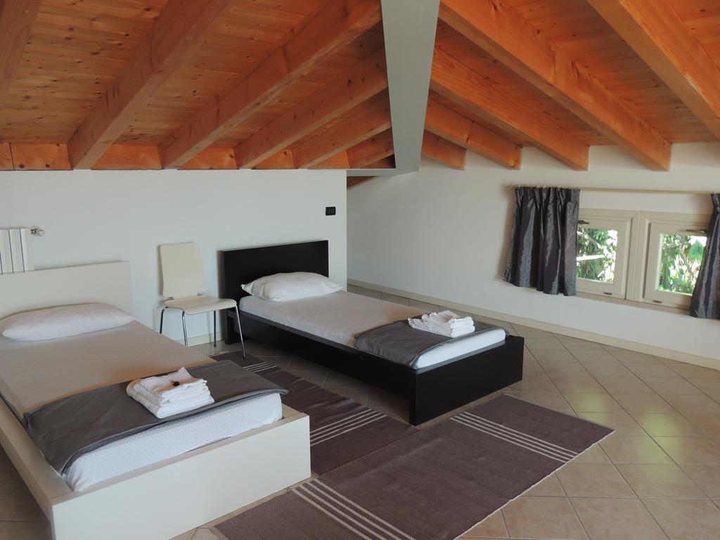 Villa Rosa Moniga del Garda Oda fotoğraf